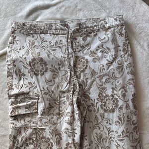 Chico Floral Patterned Tan cropped Pants size 3
